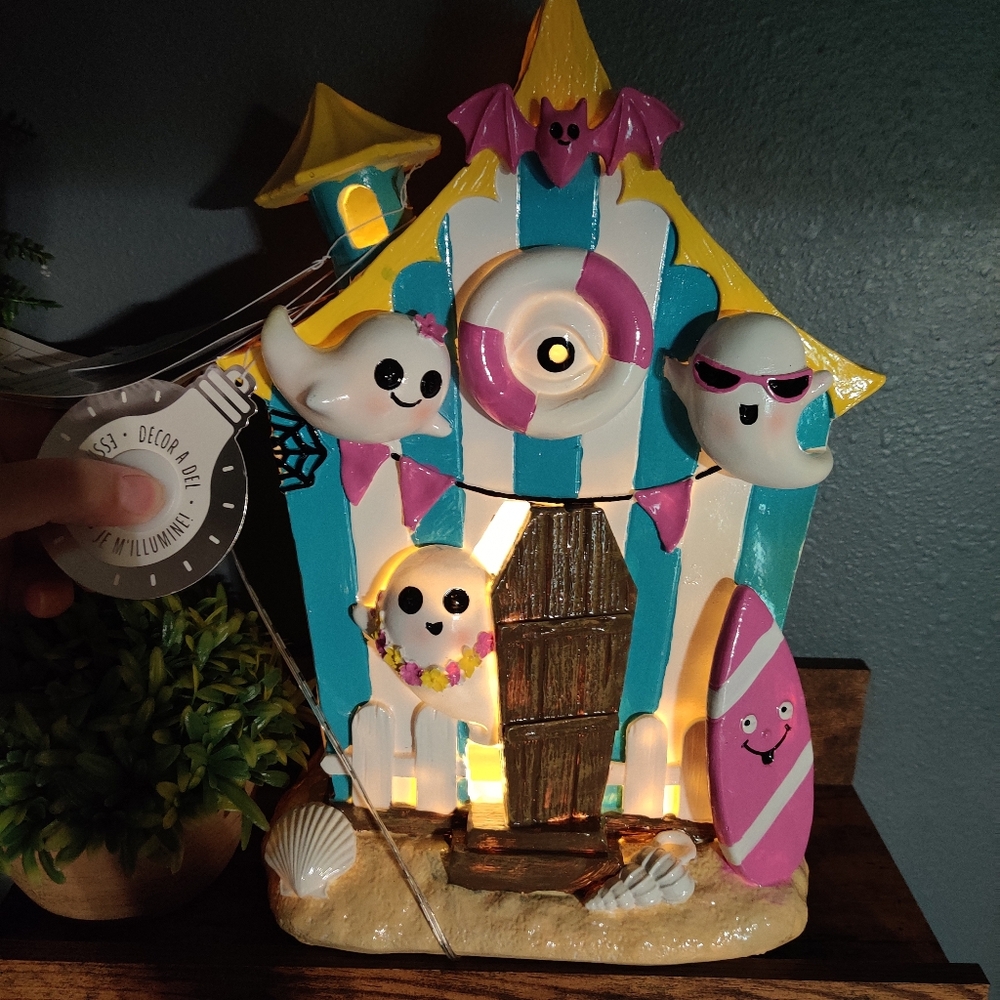 Light Up Ghost Beach House Summerween Halloween Decoration Haunted NWT New - Picture 9 of 12